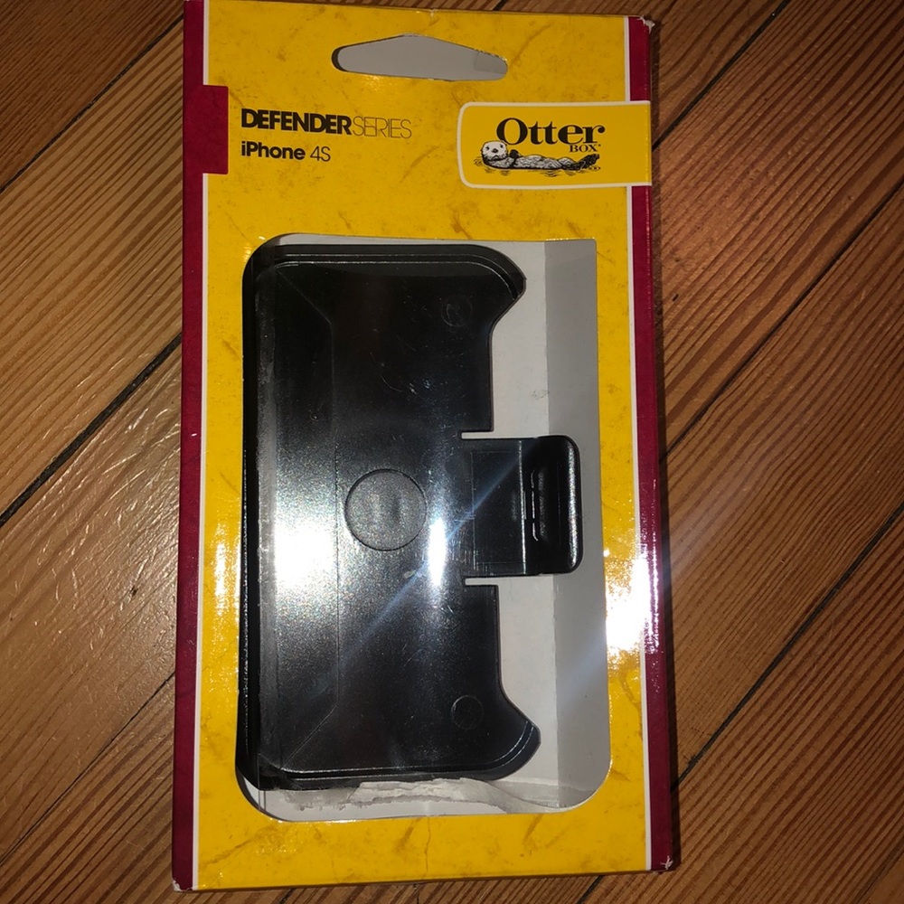 OtterBox Defender Series case clip for I phone 4S